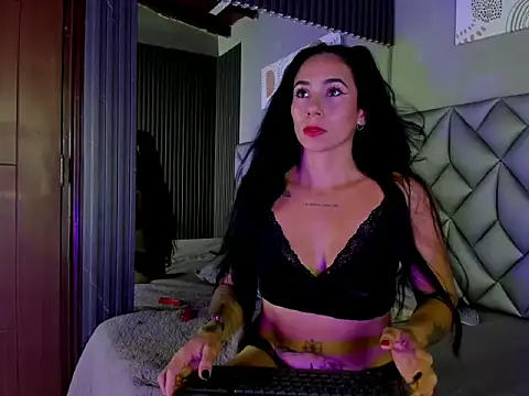 Snapshot of May-Clanfort chatting on 26, 11, 2025 May-Clanfort online show from 26, 11, 2025