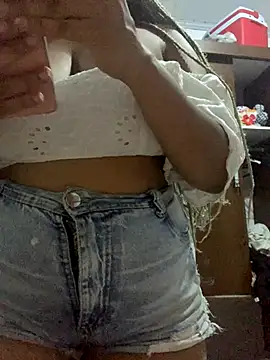 Snapshot of VIVHY chatting on 24, 11, 2025 VIVHY online show from 24, 11, 2025