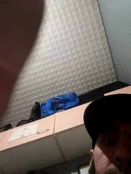 hotguy71000 online show from 28, 11, 2025