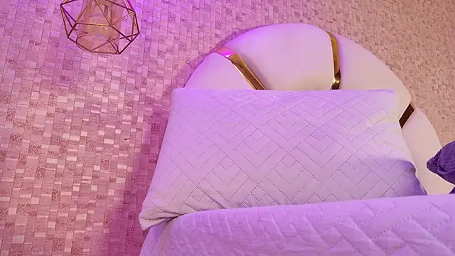 Caroline palmerr online show from 14, 4, 2026