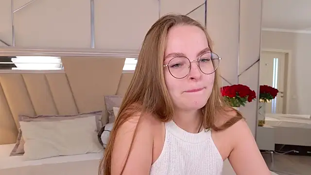 Snapshot of MadisonSmitt chatting on 4, 7, 2026 MadisonSmitt online show from 4, 7, 2026