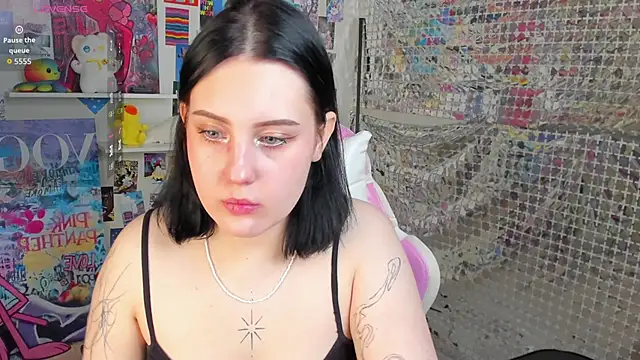 Snapshot of hey_tessa chatting on 25, 11, 2025 hey tessa online show from 25, 11, 2025