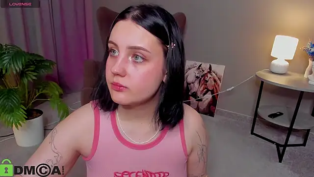 Snapshot of hey_tessa chatting on 26, 11, 2025 hey tessa online show from 26, 11, 2025