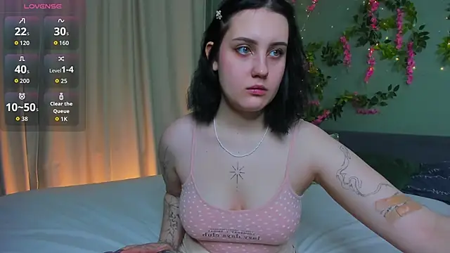 Snapshot of hey_tessa chatting on 29, 11, 2025 hey tessa online show from 29, 11, 2025