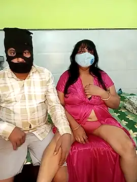 Snapshot of Sweety_bhabhi01 chatting on 14, 11, 2025 Sweety bhabhi01 online show from 14, 11, 2025