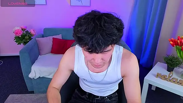 Snapshot of DenisHunter chatting on 16, 11, 2025 DenisHunter online show from 16, 11, 2025