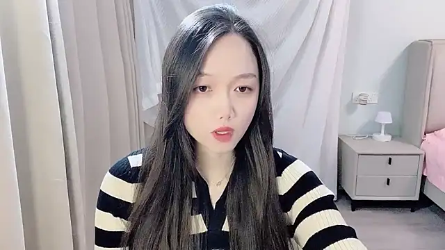 Snapshot of BoiI2u chatting on 17, 11, 2025 BoiI2u online show from 17, 11, 2025