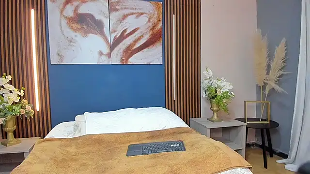 Snapshot of two_on_fire chatting on 15, 11, 2025 two on fire online show from 15, 11, 2025