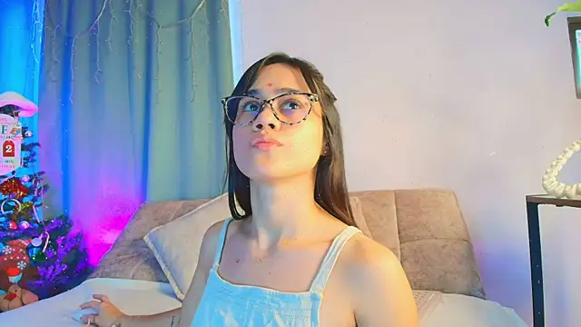 Snapshot of lizzy_kane chatting on 13, 12, 2025 lizzy kane online show from 13, 12, 2025