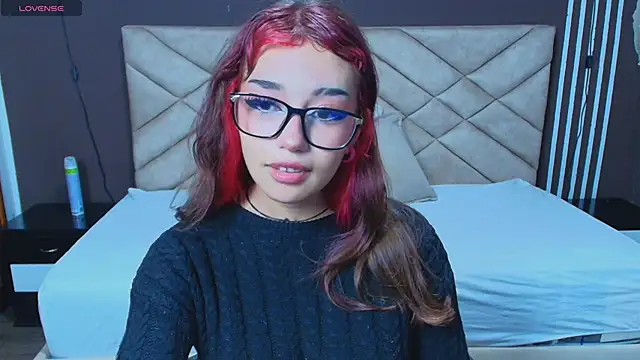 Snapshot of Laracooper_ chatting on 17, 11, 2025 Laracooper online show from 17, 11, 2025