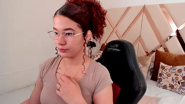 Snapshot of avrilwaynee chatting on 13, 1, 2026 avrilwaynee online show from 13, 1, 2026