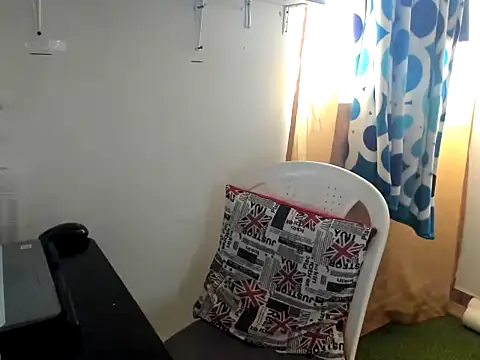 Snapshot of caroline_47 chatting on 12, 1, 2026 caroline 47 online show from 12, 1, 2026