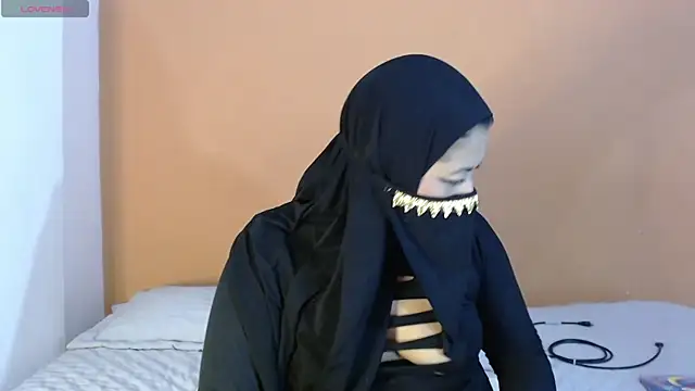 Snapshot of amina_fair chatting on 19, 11, 2025 amina fair online show from 19, 11, 2025