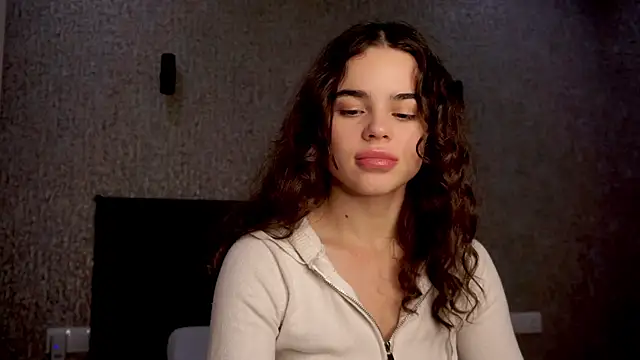 Snapshot of lindaTT chatting on 17, 11, 2025 lindaTT online show from 17, 11, 2025