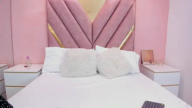 Snapshot of roxyflame_ chatting on 16, 12, 2025 roxyflame online show from 16, 12, 2025