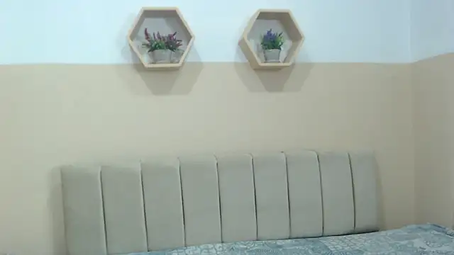 Charlothe 7 online show from 17, 4, 2026