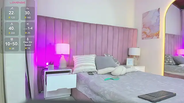 Valentino moretti online show from 7, 3, 2026