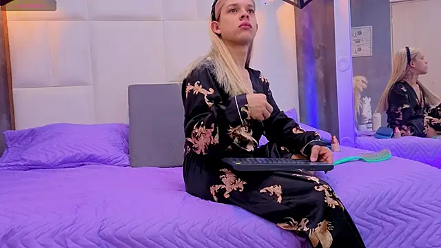 Valentino moretti online show from 16, 4, 2026