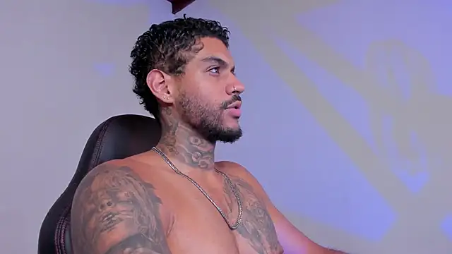 LuigiVitale 1 online show from 4, 12, 2025