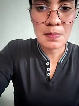 Mia saaenz online show from 4, 12, 2025