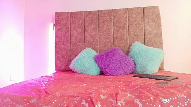 Snapshot of Innocent_Dirty chatting on 14, 11, 2025 Innocent Dirty online show from 14, 11, 2025