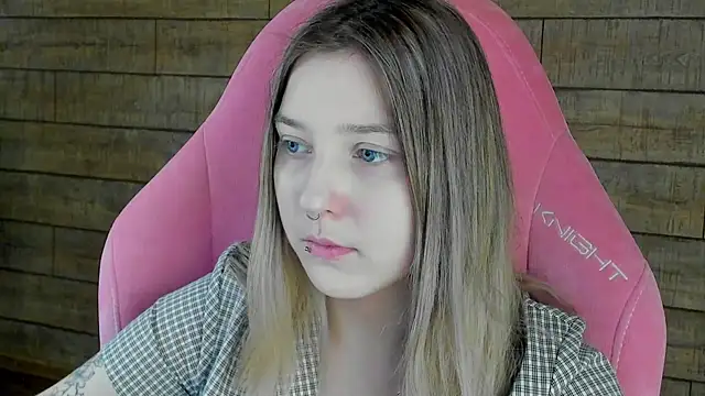 TinnaBurton online show from 22, 3, 2026