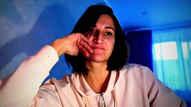 Snapshot of Elizarosse chatting on 14, 11, 2025 Elizarosse online show from 14, 11, 2025