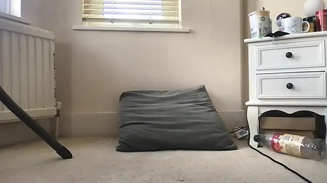 boyinsocks online show from 18, 5, 2026