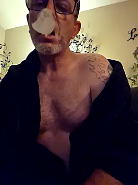 Snapshot of longsmooth4u chatting on 19, 11, 2025 longsmooth4u online show from 19, 11, 2025