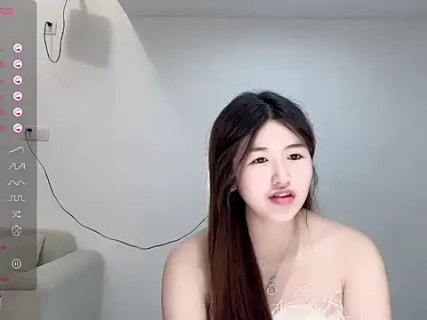 Snapshot of youyou-668 chatting on 14, 11, 2025 youyou-668 online show from 14, 11, 2025