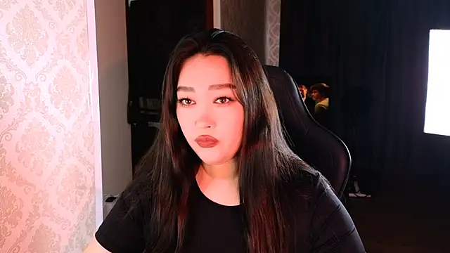 Snapshot of Emma_Uilson chatting on 20, 11, 2025 Emma Uilson online show from 20, 11, 2025