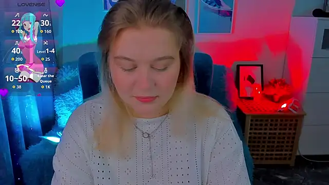 Snapshot of LouiseMous chatting on 26, 11, 2025 LouiseMous online show from 26, 11, 2025