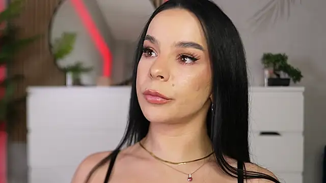 Snapshot of Miss_Denisse chatting on 18, 12, 2025 Miss Denisse online show from 18, 12, 2025