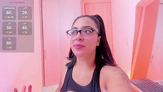 evelisse  online show from 28, 6, 2026