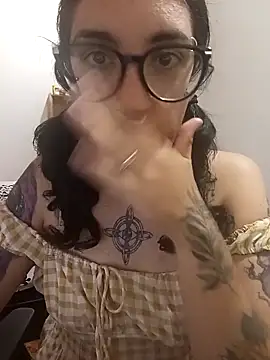 Snapshot of Melinerd chatting on 19, 12, 2025 Melinerd online show from 19, 12, 2025