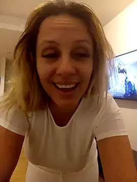 cleopatravodos online show from 2, 12, 2025