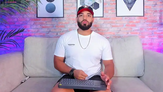 Chris Varden online show from 2, 12, 2025