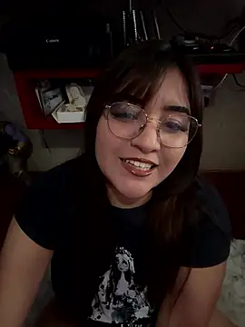 Snapshot of love_queen02 chatting on 13, 1, 2026 love queen02 online show from 13, 1, 2026