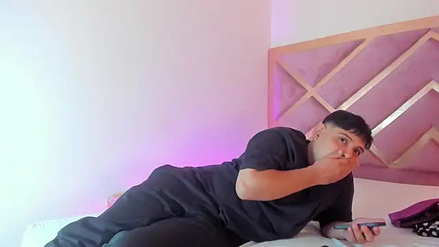 Snapshot of myke_and_mia chatting on 3, 12, 2025 myke and mia online show from 3, 12, 2025