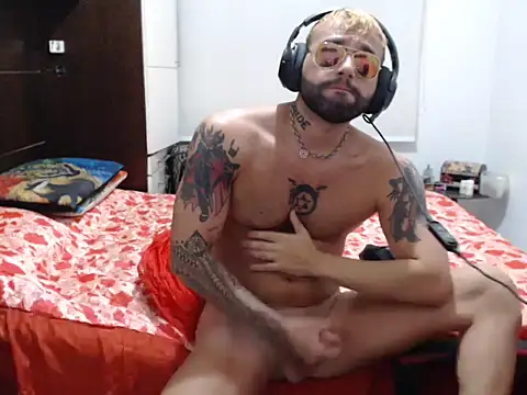 Snapshot of cosplayerfiit chatting on 14, 11, 2025 cosplayerfiit online show from 14, 11, 2025