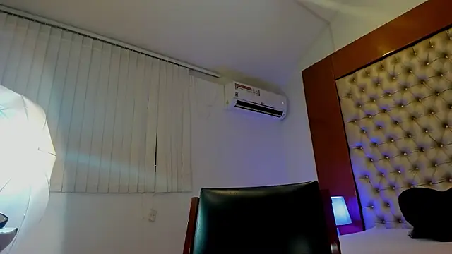 Snapshot of AlinaMilf chatting on 14, 1, 2026 AlinaMilf online show from 14, 1, 2026