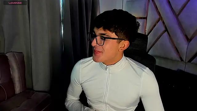 Snapshot of sayronvg chatting on 22, 11, 2025 sayronvg online show from 22, 11, 2025