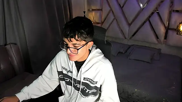 Snapshot of sayronvg chatting on 24, 11, 2025 sayronvg online show from 24, 11, 2025