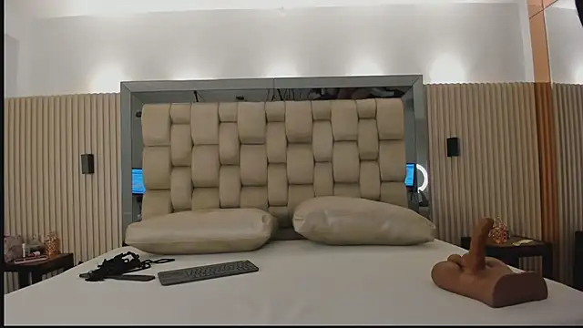 noah pariss online show from 24, 3, 2026