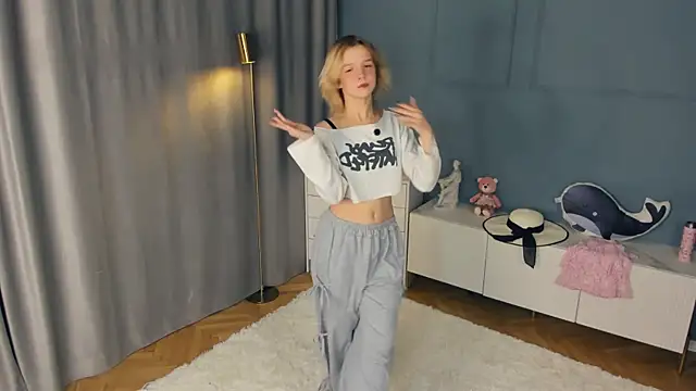 Snapshot of PhillisEsplin chatting on 20, 11, 2025 PhillisEsplin online show from 20, 11, 2025