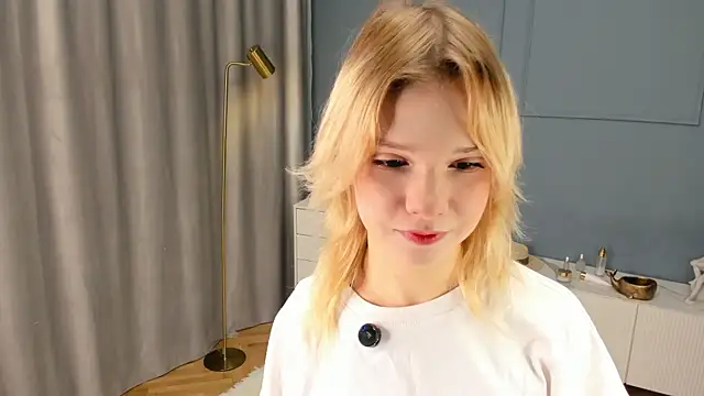 Snapshot of PhillisEsplin chatting on 21, 11, 2025 PhillisEsplin online show from 21, 11, 2025