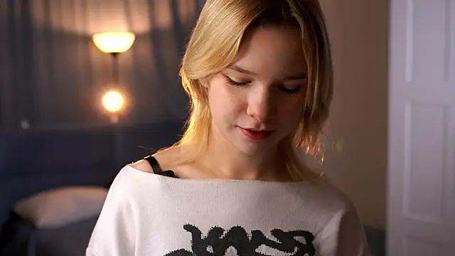 Snapshot of PhillisEsplin chatting on 1, 12, 2025 PhillisEsplin online show from 1, 12, 2025