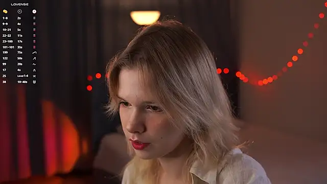 Snapshot of PhillisEsplin chatting on 16, 12, 2025 PhillisEsplin online show from 16, 12, 2025