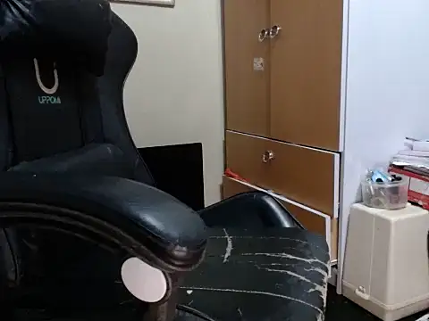 Snapshot of DiivaMarii chatting on 25, 5, 2026 DiivaMarii online show from 25, 5, 2026