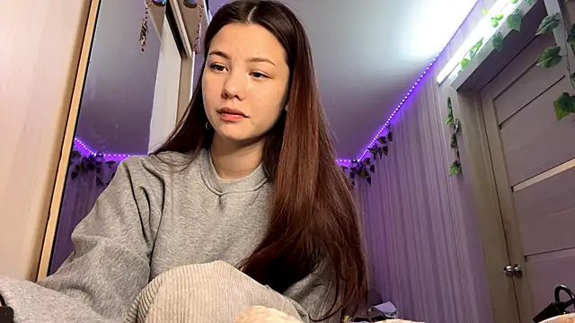 Snapshot of CutieSlim chatting on 15, 12, 2025 CutieSlim online show from 15, 12, 2025